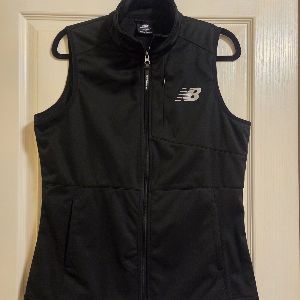 New Balance Womans Black Sleeveless Athletic Vest